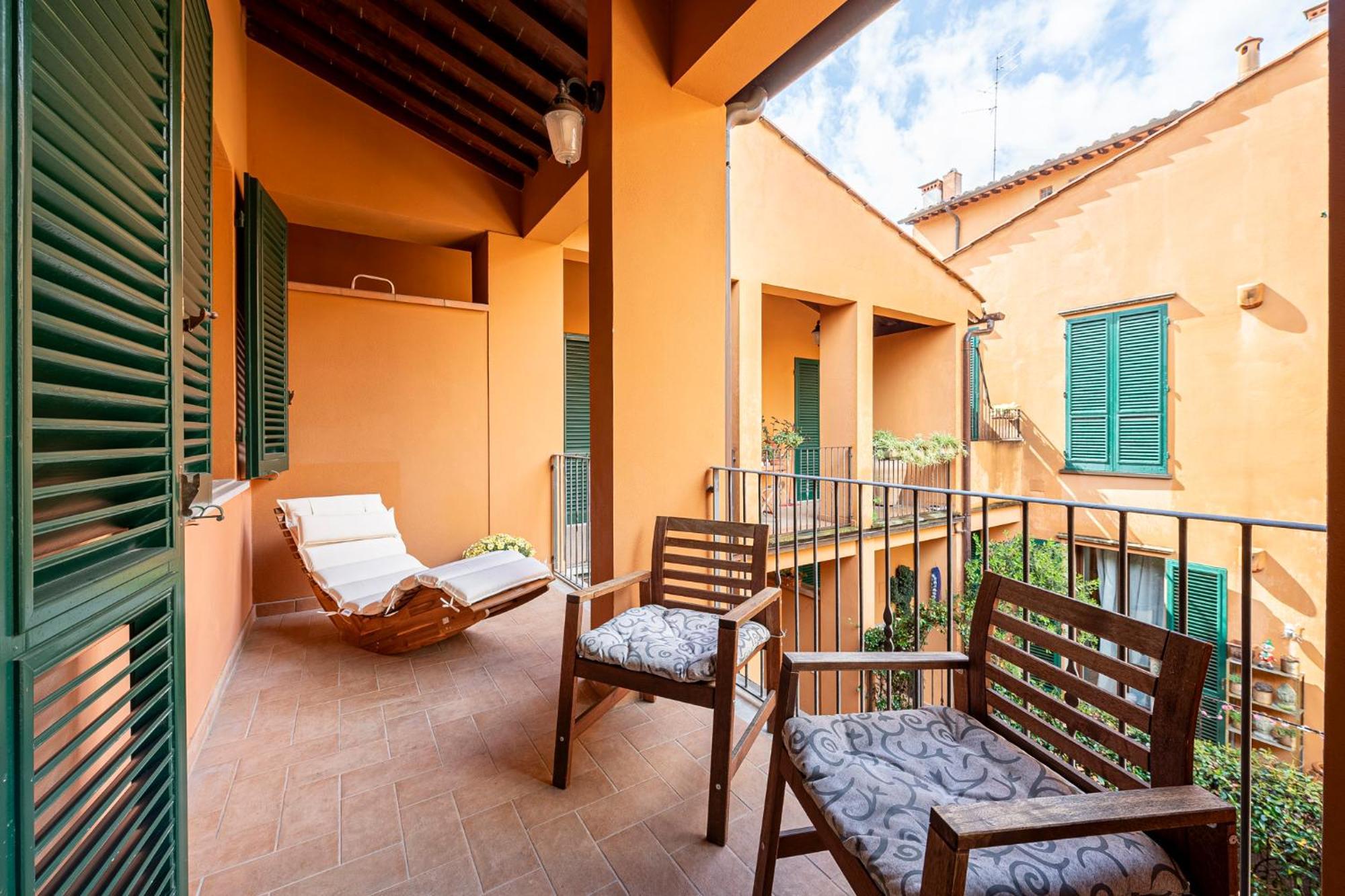 "Once Upon A Time" Cherubini Palace Thematic Apartments Free Parking Firenze Bagian luar foto