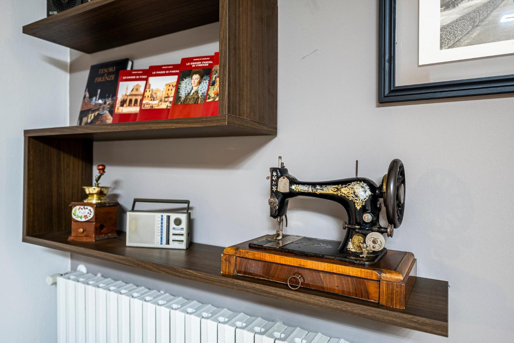 "Once Upon A Time" Cherubini Palace Thematic Apartments Free Parking Firenze Bagian luar foto