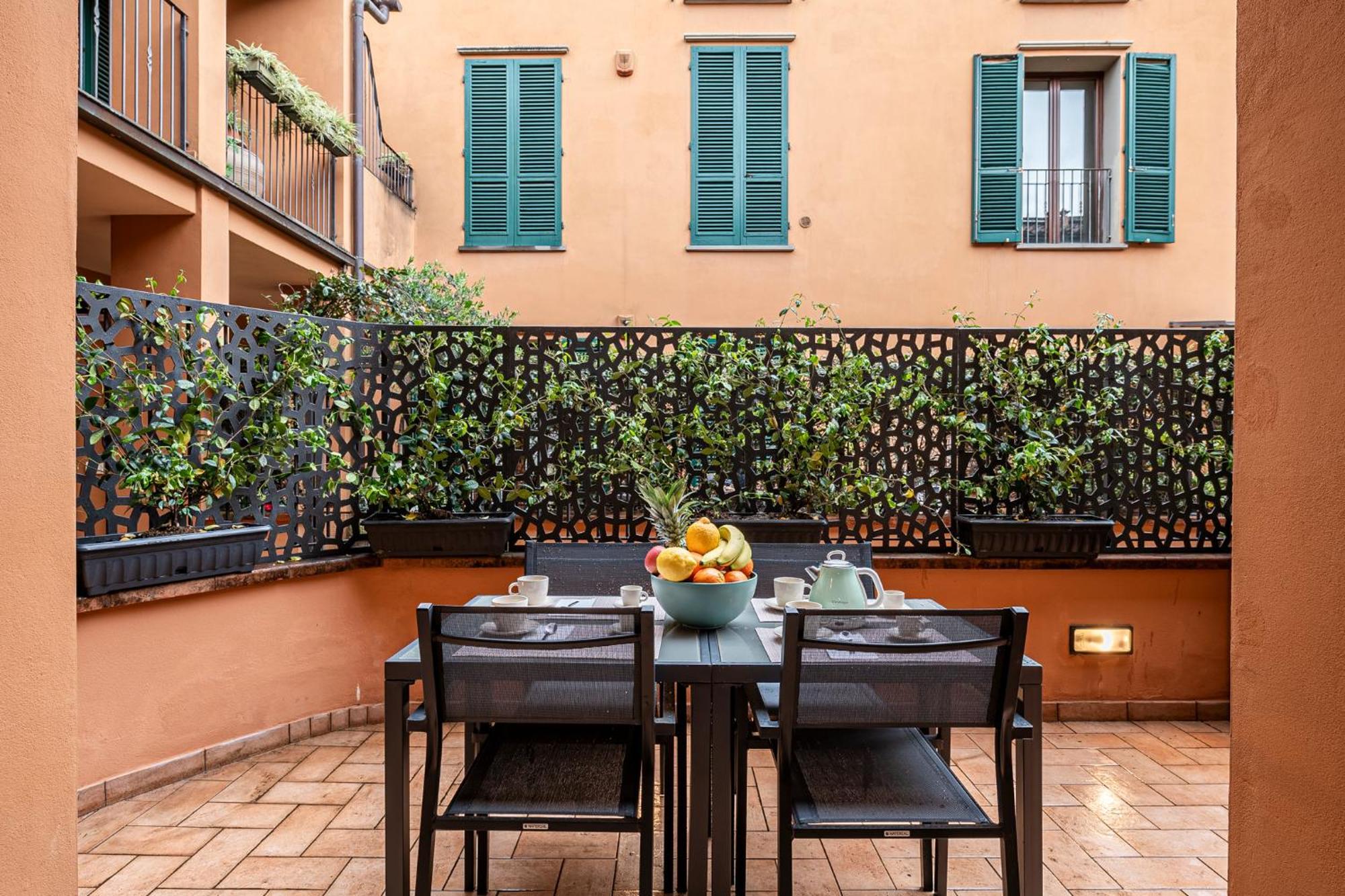 "Once Upon A Time" Cherubini Palace Thematic Apartments Free Parking Firenze Bagian luar foto