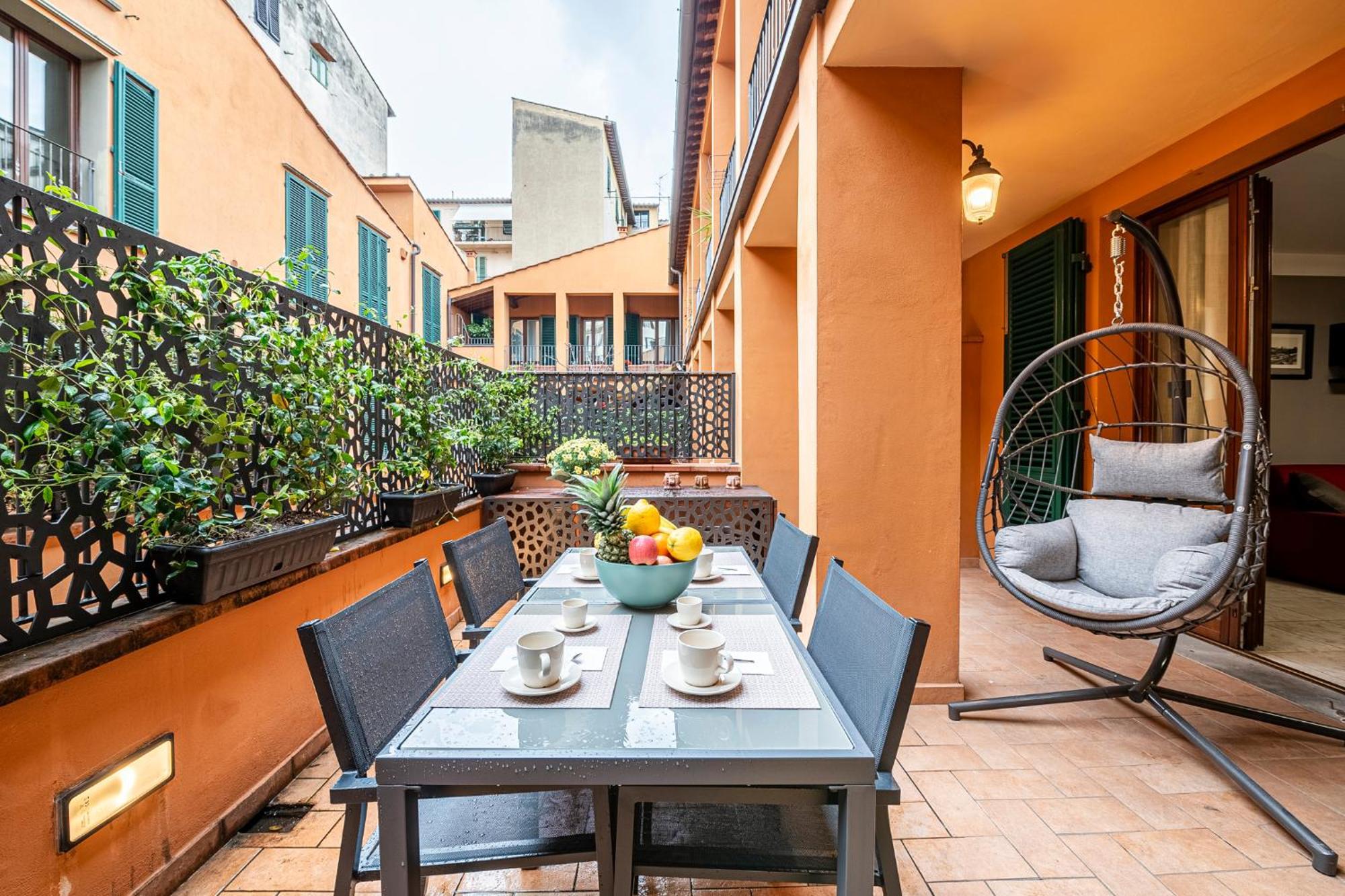 "Once Upon A Time" Cherubini Palace Thematic Apartments Free Parking Firenze Bagian luar foto