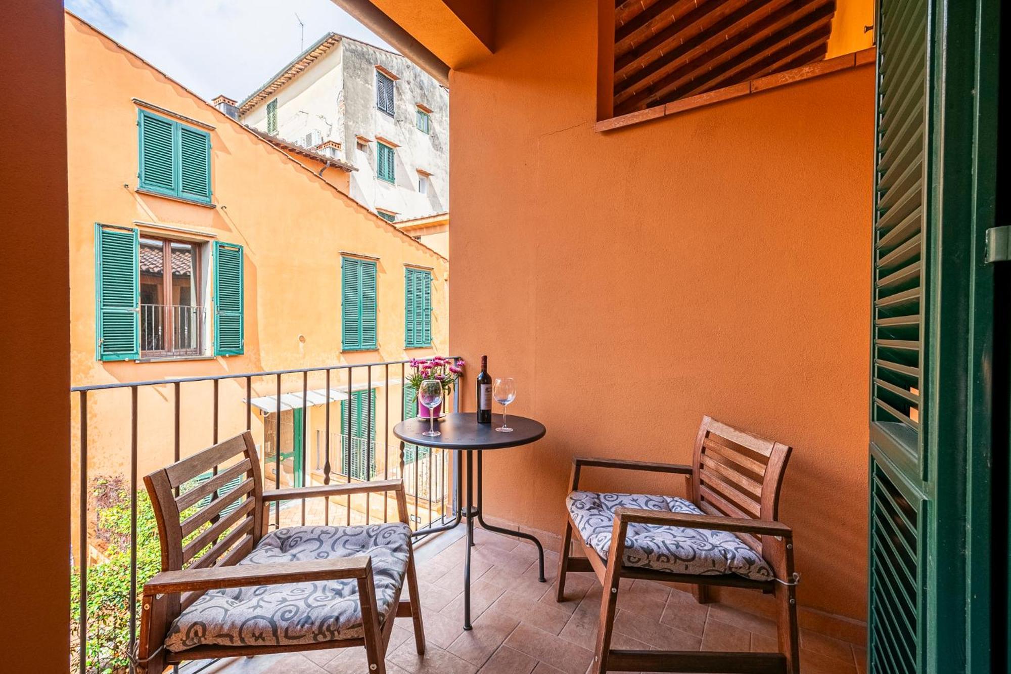 "Once Upon A Time" Cherubini Palace Thematic Apartments Free Parking Firenze Bagian luar foto